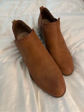 Dr. Scholl’s Brown Slip-On Chelsea Booties